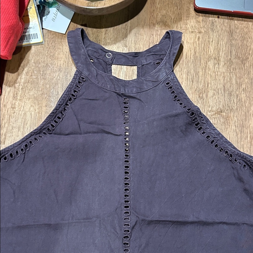 Cloth and Stone tank top.